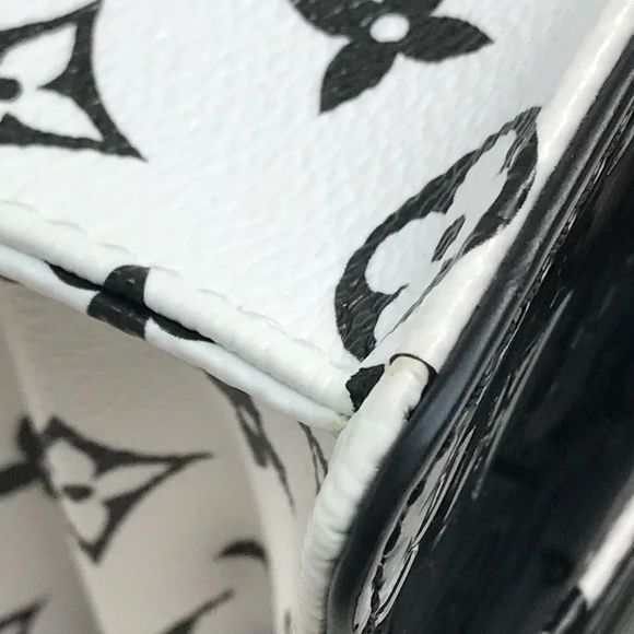 Louis Vuitton Monogram Wine Wood PM Enamel Shoulder Bag Patent Leather - Picture 4 of 7